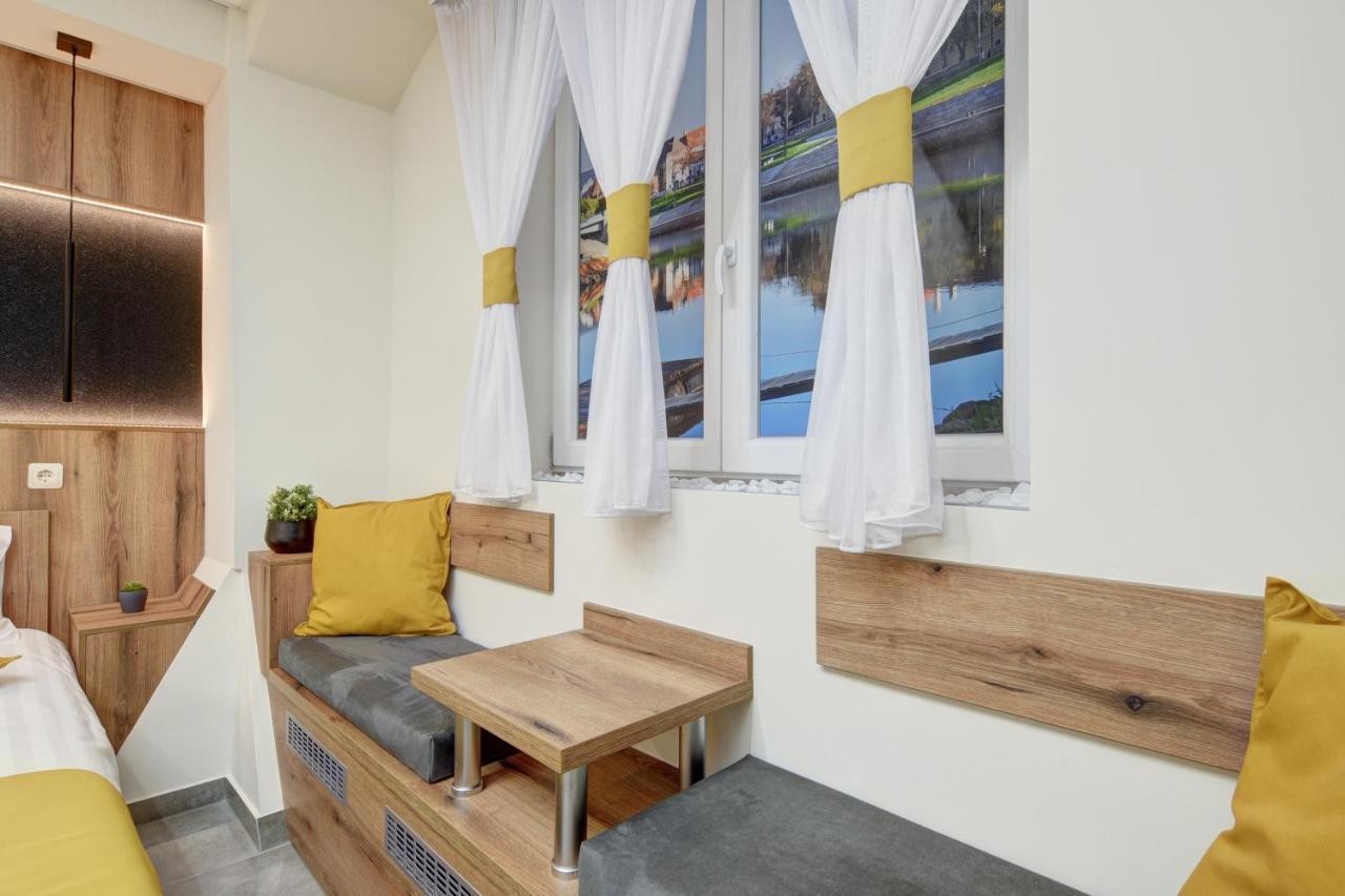 Riverside Inn - Dunaparti Szuteren Γκιόρ Εξωτερικό φωτογραφία