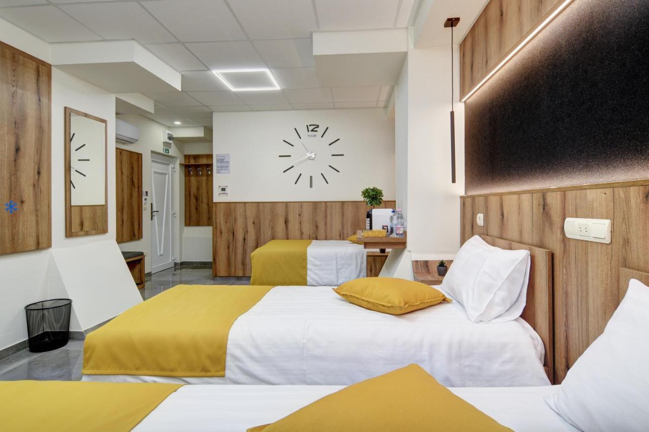 Riverside Inn - Dunaparti Szuteren Γκιόρ Εξωτερικό φωτογραφία